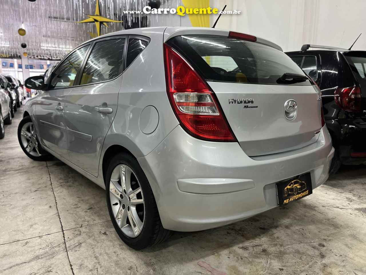HYUNDAI   I30 2.0 16V 145CV 5P AUT.   PRATA 2011 2.0 GASOLINA - Loja