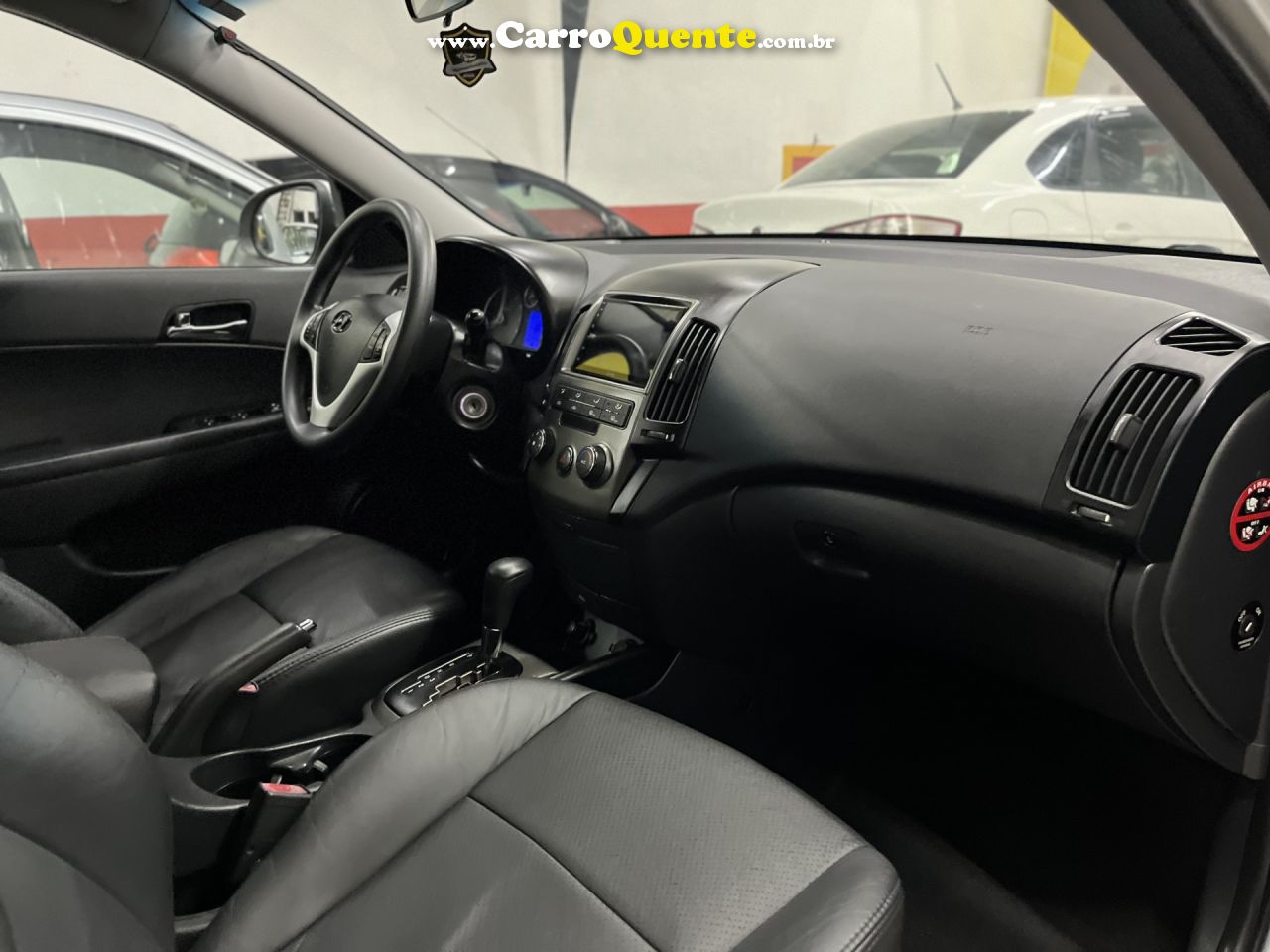 HYUNDAI   I30 2.0 16V 145CV 5P AUT.   PRATA 2011 2.0 GASOLINA - Loja