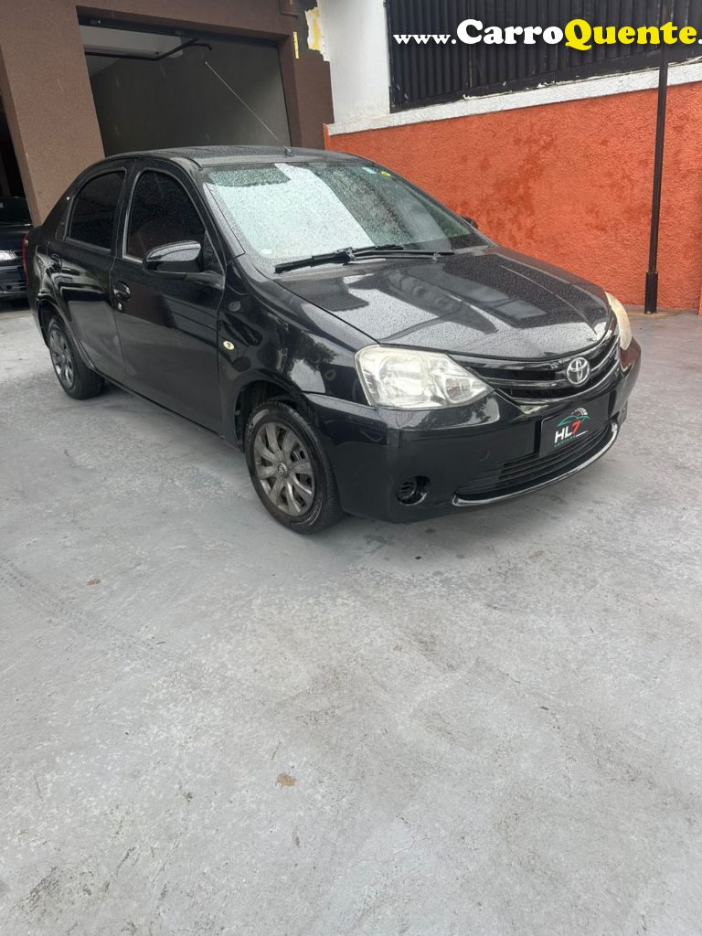 TOYOTA   ETIOS XS SEDAN1.5 FLEX 16V 4P MEC.   PRETO 2014 1.5 FLEX - Loja