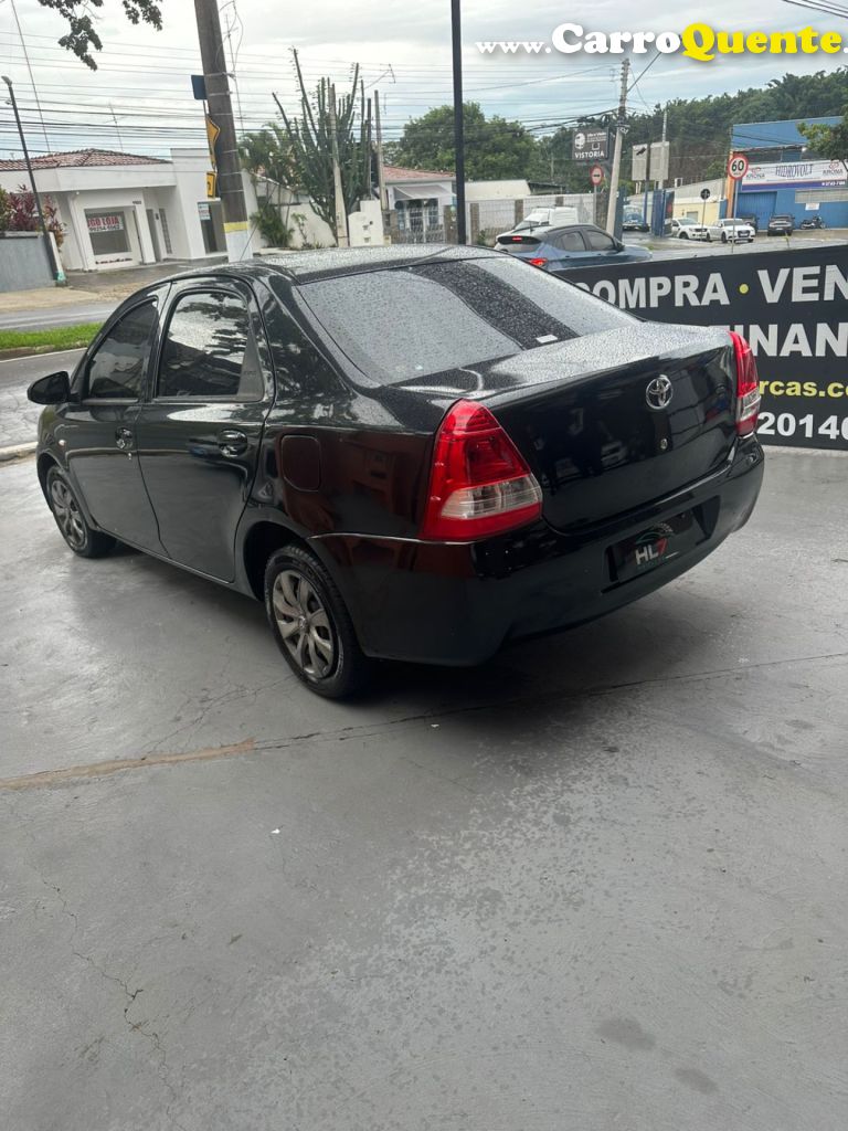 TOYOTA   ETIOS XS SEDAN1.5 FLEX 16V 4P MEC.   PRETO 2014 1.5 FLEX - Loja