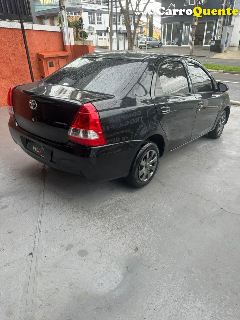 TOYOTA   ETIOS XS SEDAN1.5 FLEX 16V 4P MEC.   PRETO 2014 1.5 FLEX - Loja