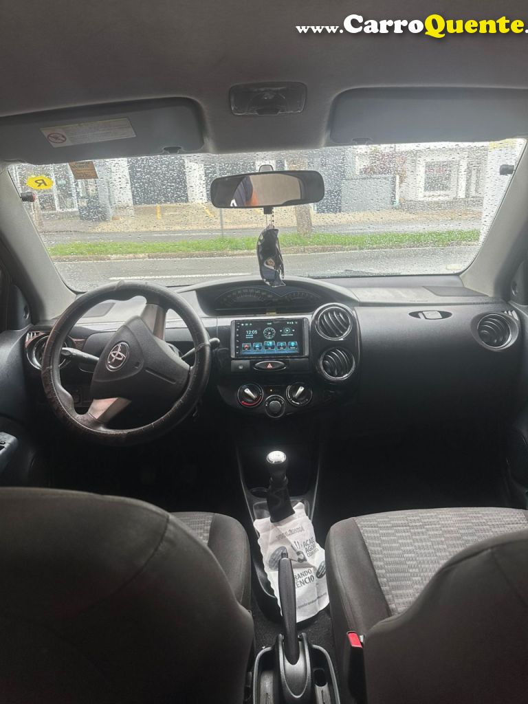 TOYOTA   ETIOS XS SEDAN1.5 FLEX 16V 4P MEC.   PRETO 2014 1.5 FLEX - Loja