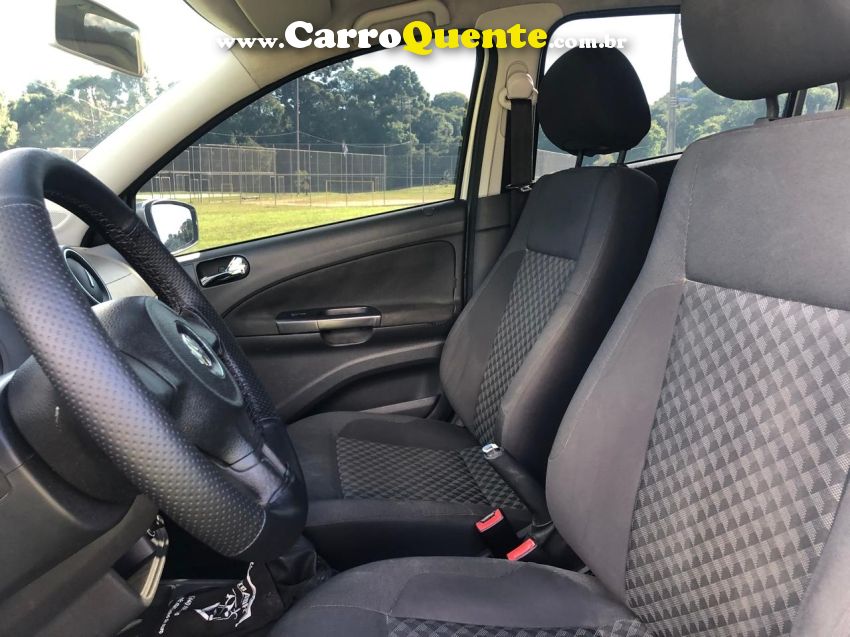 Volkswagen VOYAGE 1.6 MI COMFORTLINE 8V FLEX 4P MANUAL - Loja