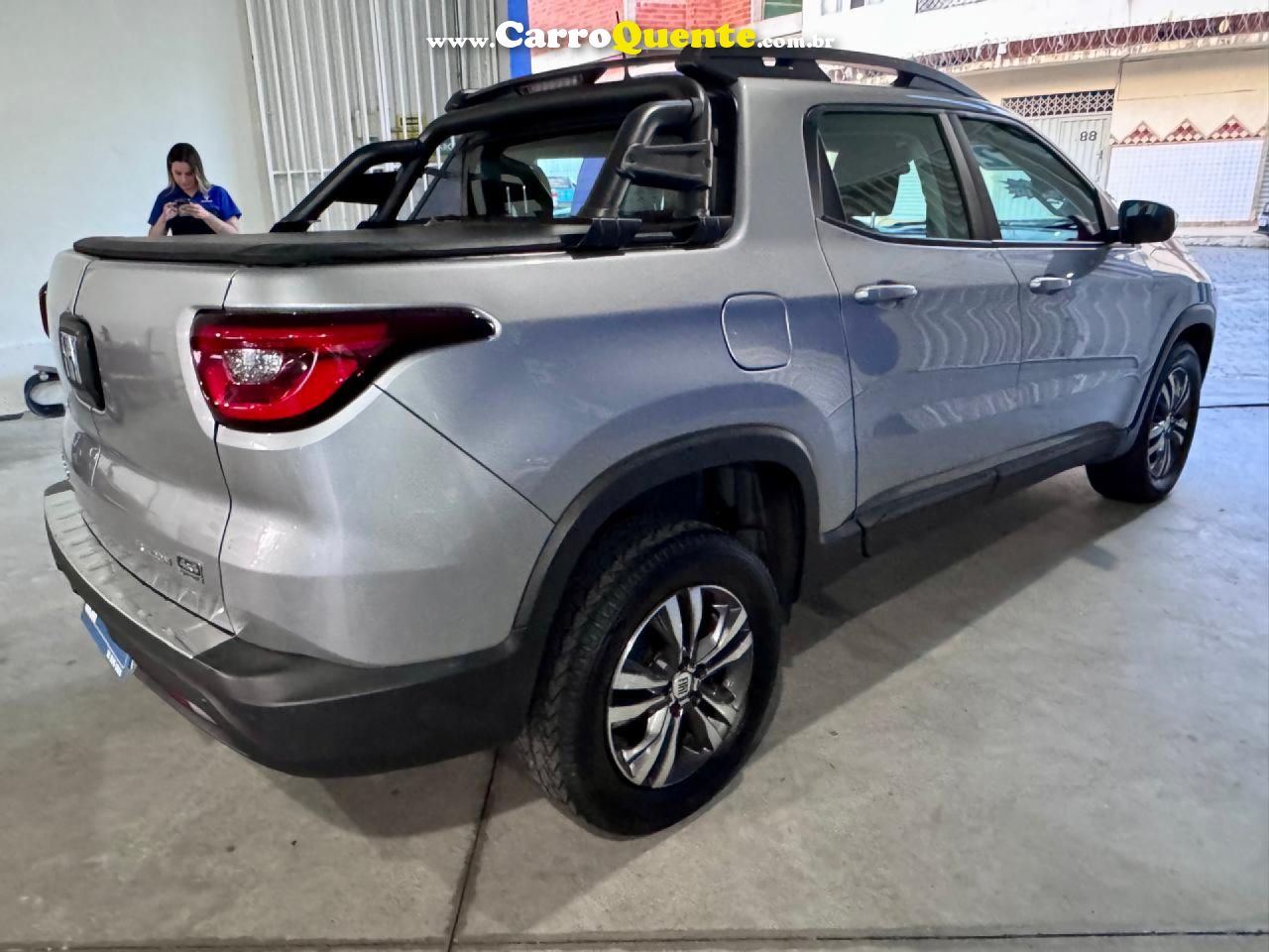 FIAT   TORO FREED AT 9 4X4   PRATA 2022 2.0 DIESEL - Loja