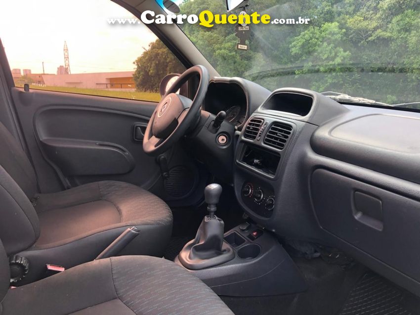 Renault CLIO 1.0 EXPRESSION 16V FLEX 4P MANUAL - Loja