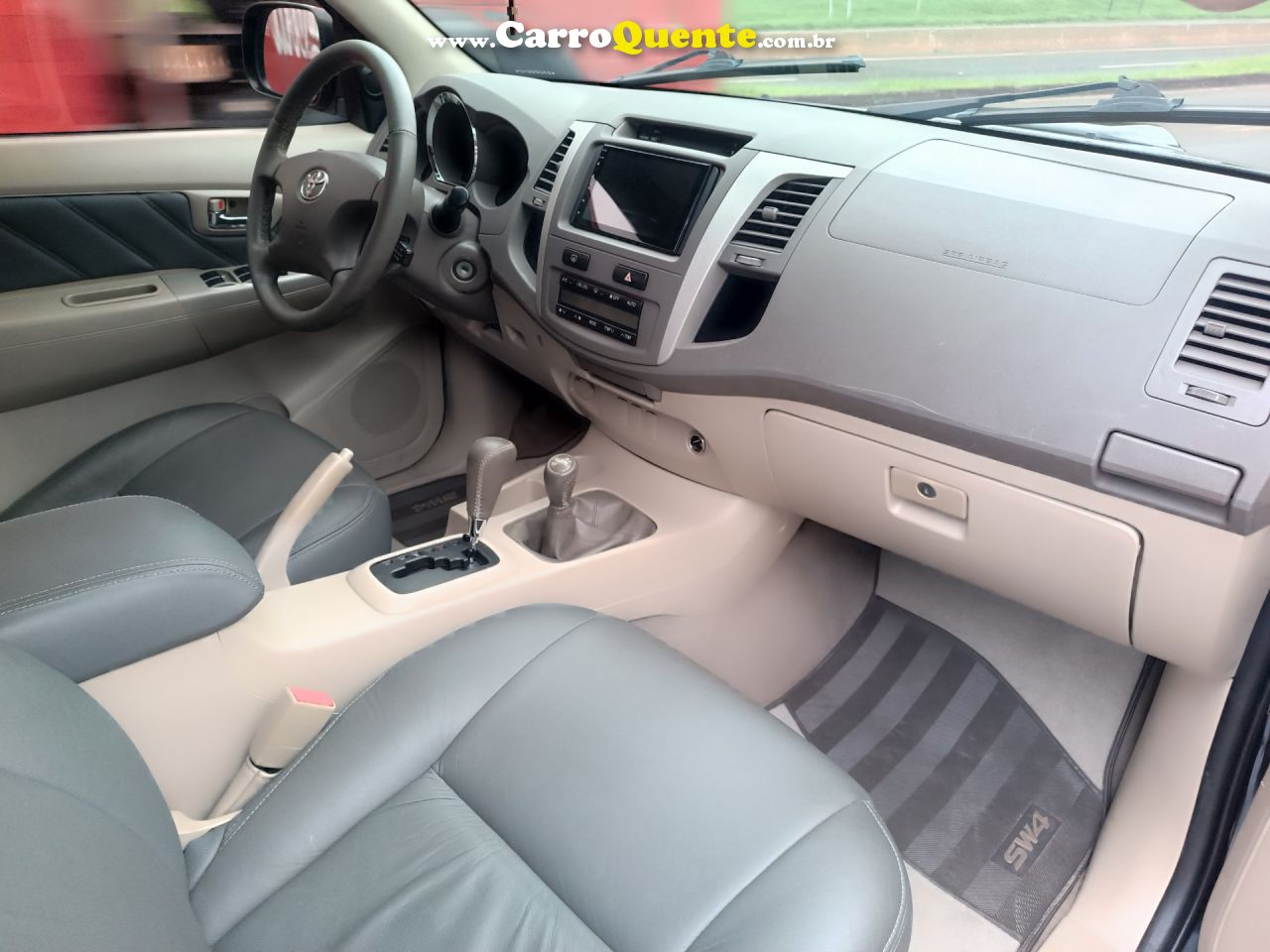 TOYOTA   HILUX SW4 SRV D4-D 4X4 3.0 TDI DIES. AUT   PRETO 2008 3.0 DIESEL - Loja