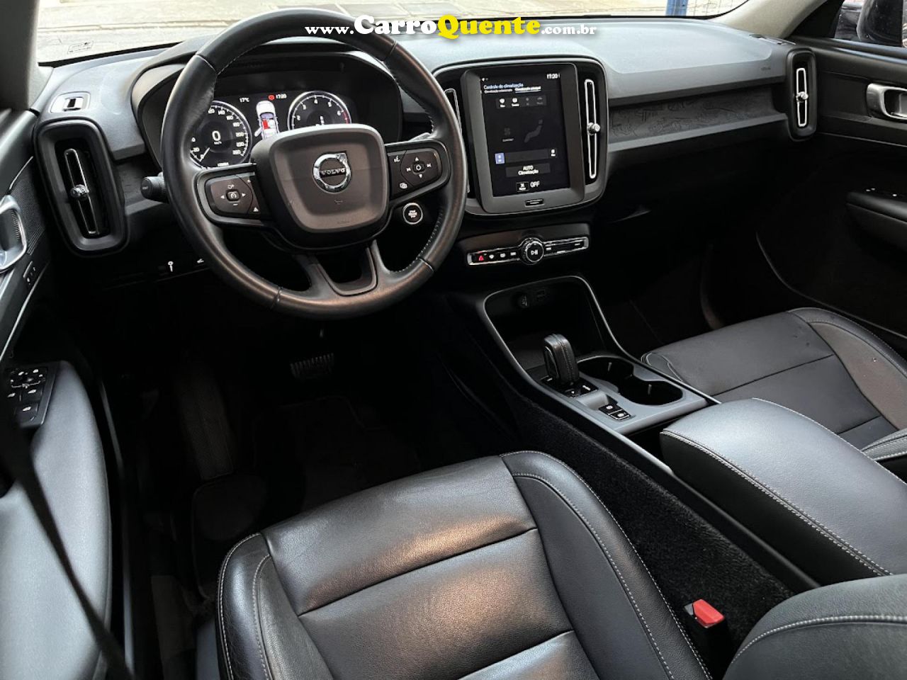 VOLVO   XC40 T4 GASOLINA GEARTRONIC   PRETO 2019 2.0 GASOLINA - Loja