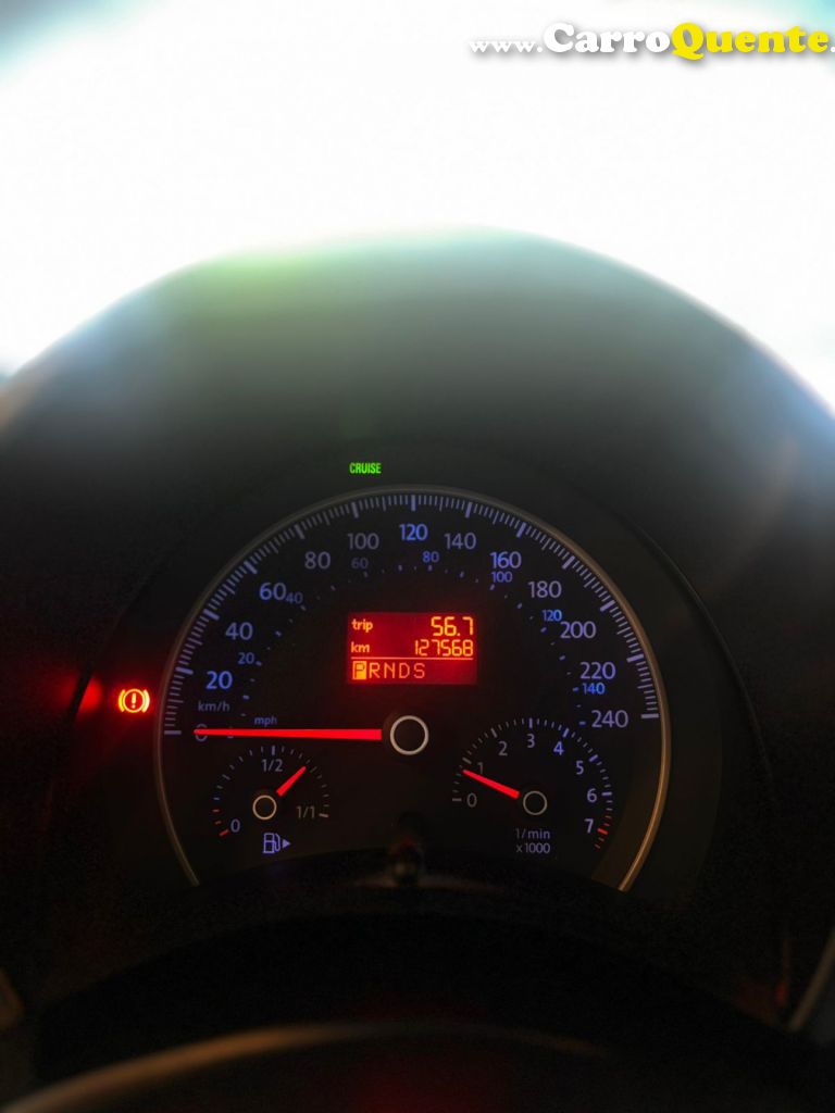 VOLKSWAGEN   NEW BEETLE 2.0 MI MEC.AUT.   PRATA 2010 2.0 GASOLINA - Loja