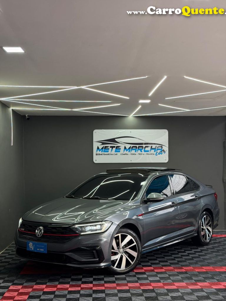 VOLKSWAGEN   JETTA GLI 350 TSI 2.0 16V 4P AUT.   CINZA 2021 2.0 GASOLINA - Loja