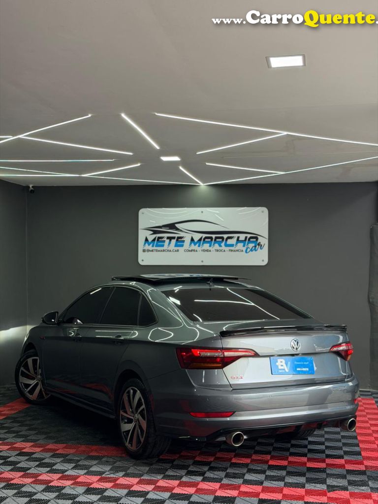 VOLKSWAGEN   JETTA GLI 350 TSI 2.0 16V 4P AUT.   CINZA 2021 2.0 GASOLINA - Loja