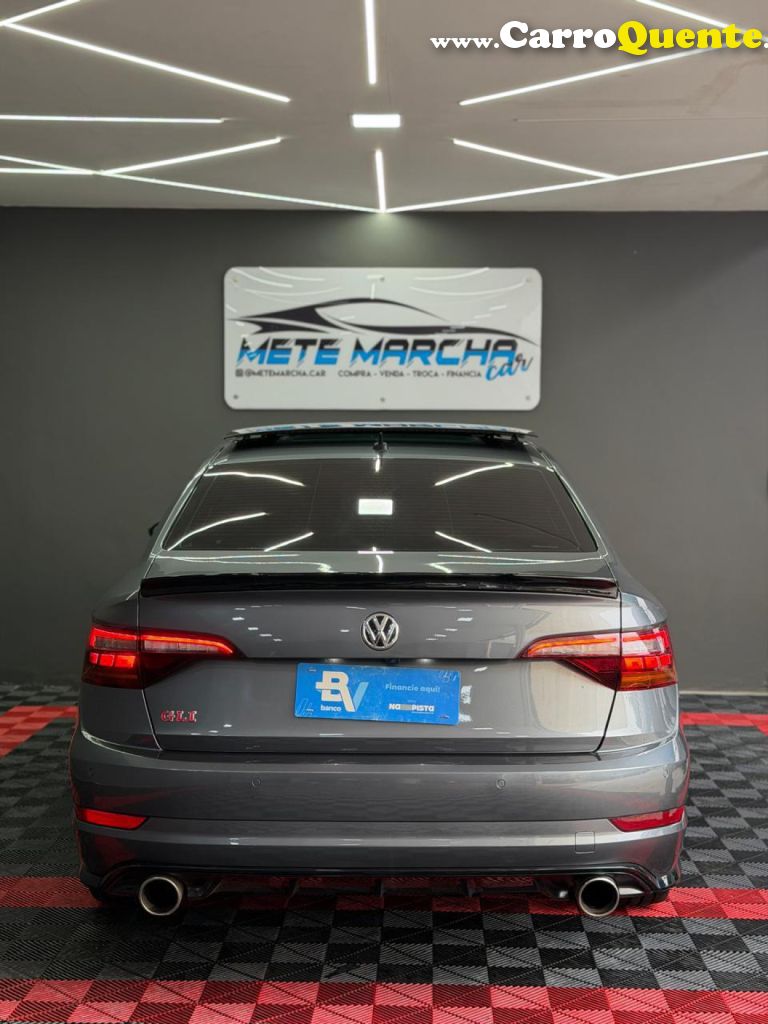 VOLKSWAGEN   JETTA GLI 350 TSI 2.0 16V 4P AUT.   CINZA 2021 2.0 GASOLINA - Loja