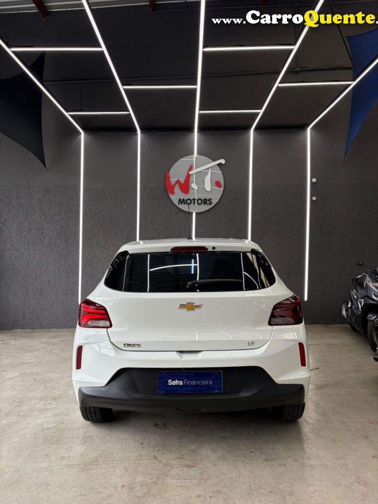 CHEVROLET   ONIX HATCH LT 1.0 12V FLEX 5P MEC.   BRANCO 2022 1.0 FLEX - Loja