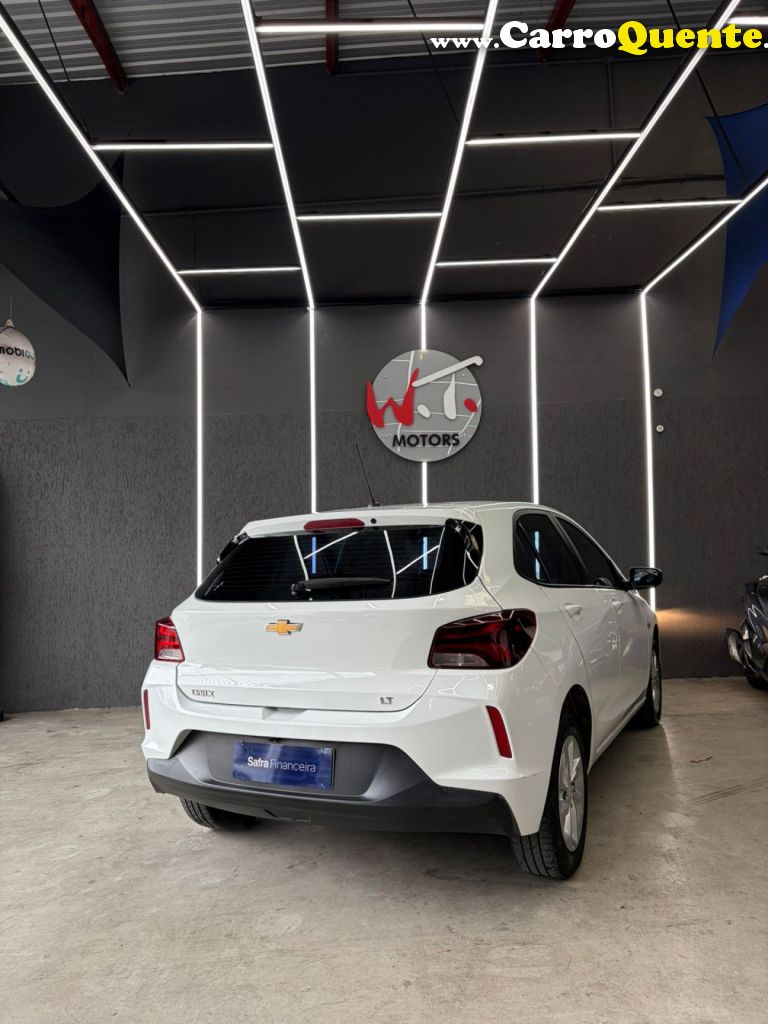 CHEVROLET   ONIX HATCH LT 1.0 12V FLEX 5P MEC.   BRANCO 2022 1.0 FLEX - Loja