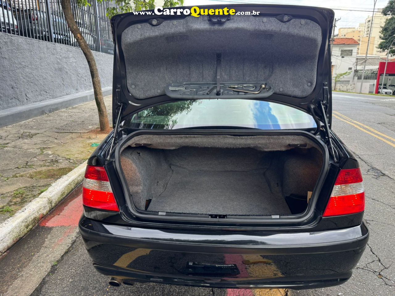 BMW   330I MOTORSPORT 3.0 24V 4P   PRETO 2002 3.0 GASOLINA - Loja