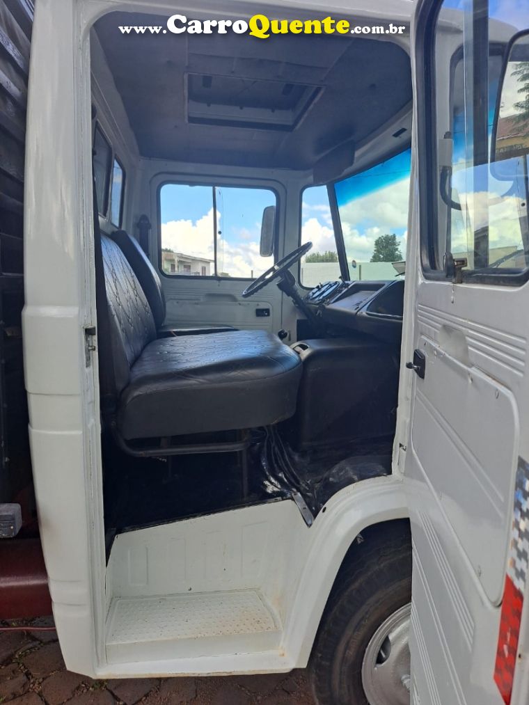 Mercedes-Benz 608 MB 608 D - Loja
