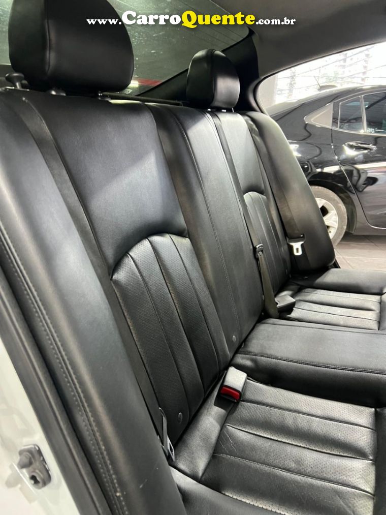 Nissan VERSA 1.6 16V FLEXSTART SL 4P MANUAL - Loja