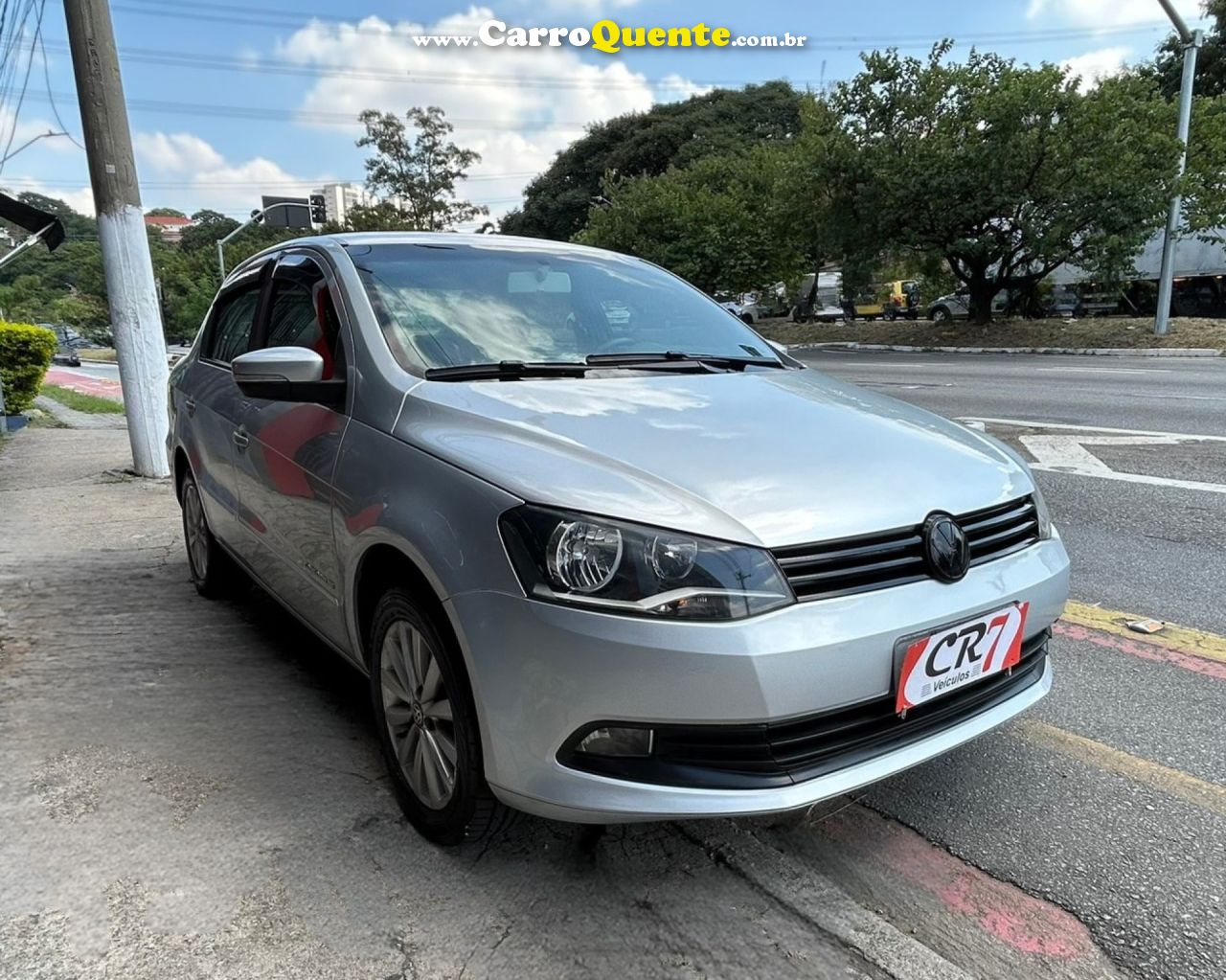 VOLKSWAGEN   VOYAGE COMFORTLINE  1.0 T.FLEX 8V 4P   PRATA 2015 1.0 FLEX - Loja