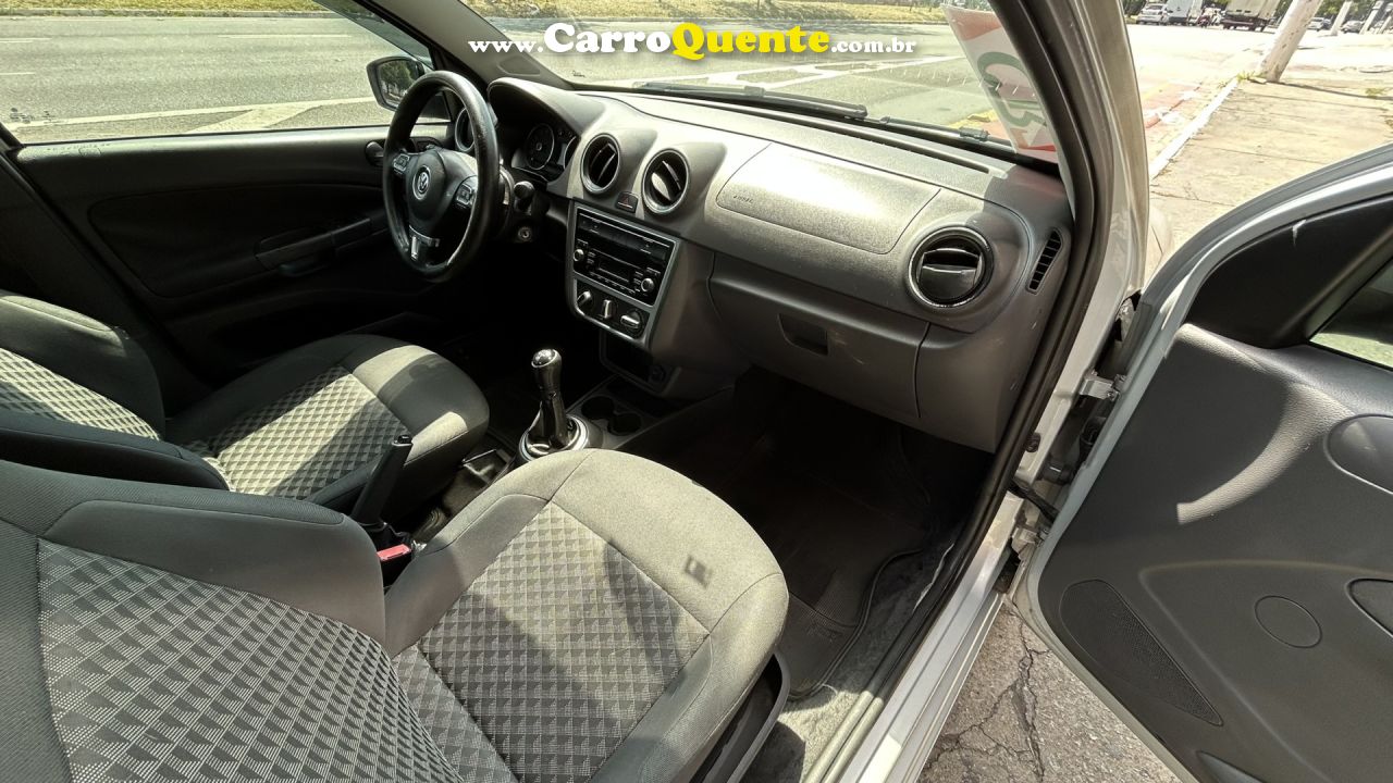 VOLKSWAGEN   VOYAGE COMFORTLINE  1.0 T.FLEX 8V 4P   PRATA 2015 1.0 FLEX - Loja