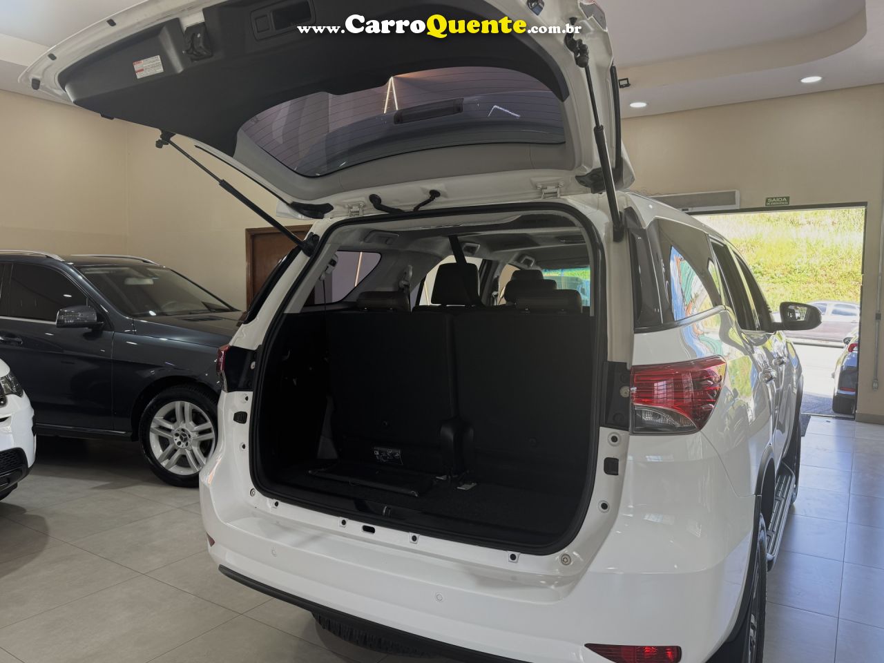 TOYOTA   HILUX SW4 SRV 4X2 2.7 FLEX 16V AUT.   BRANCO 2018 2.7 FLEX - Loja