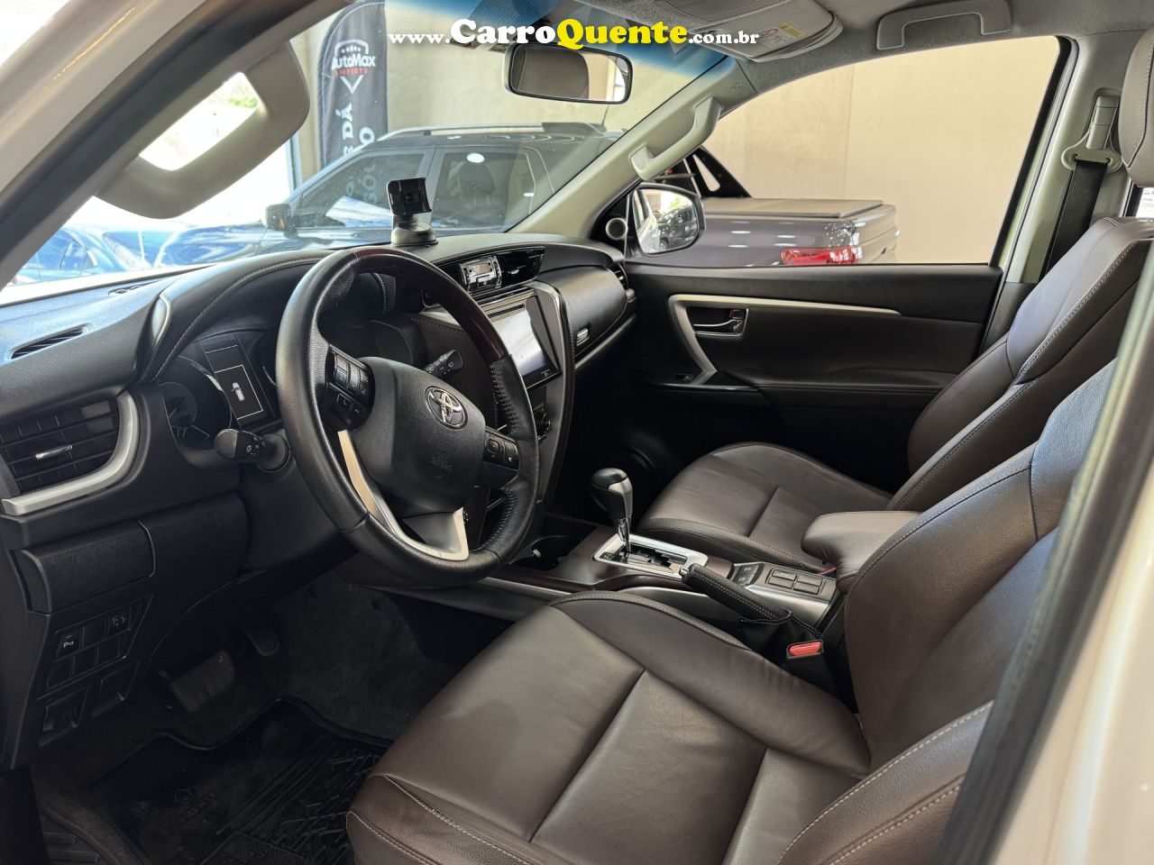 TOYOTA   HILUX SW4 SRV 4X2 2.7 FLEX 16V AUT.   BRANCO 2018 2.7 FLEX - Loja