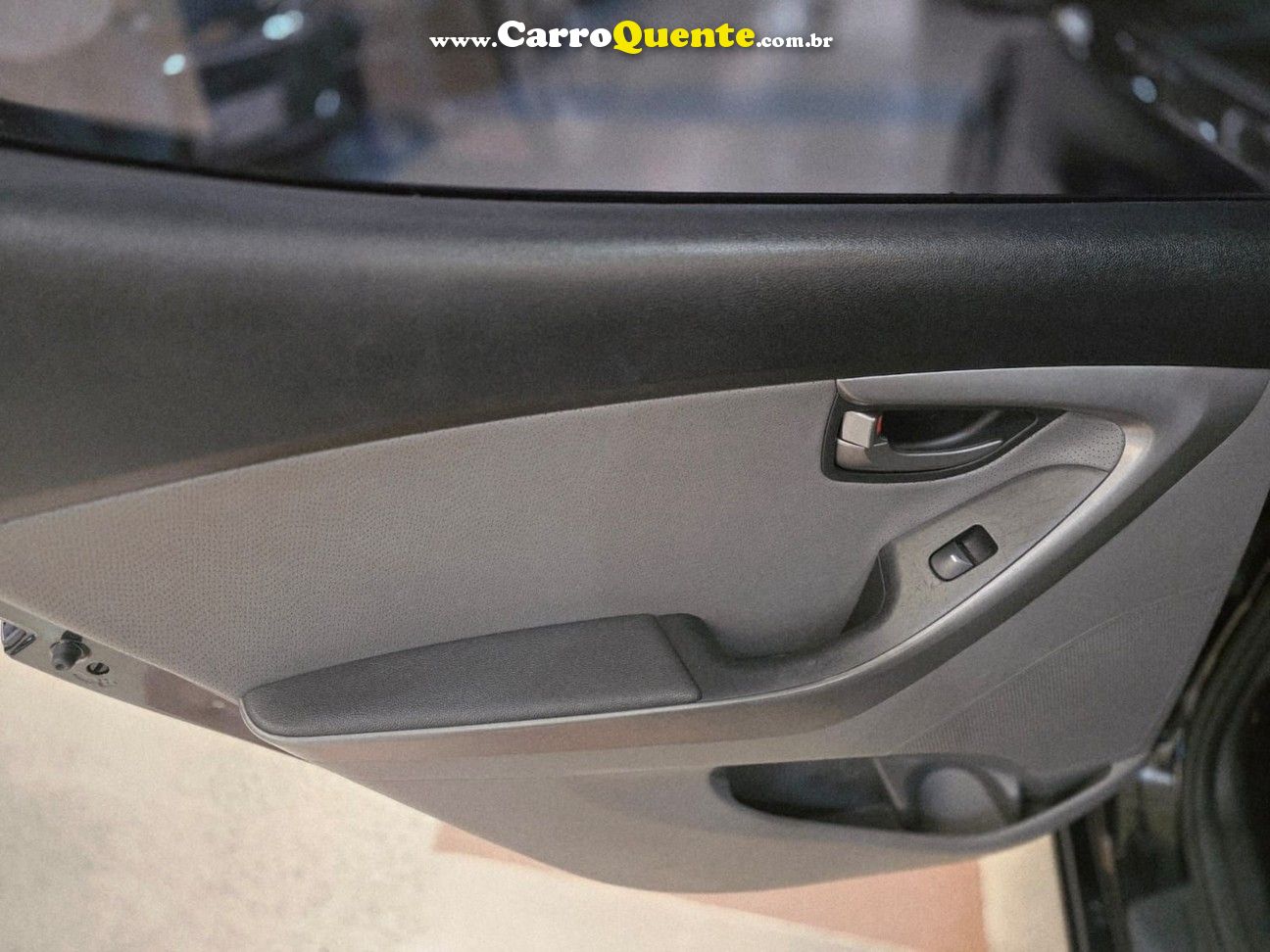 HYUNDAI ELANTRA 1.8 GLS 16V 2013 - Loja