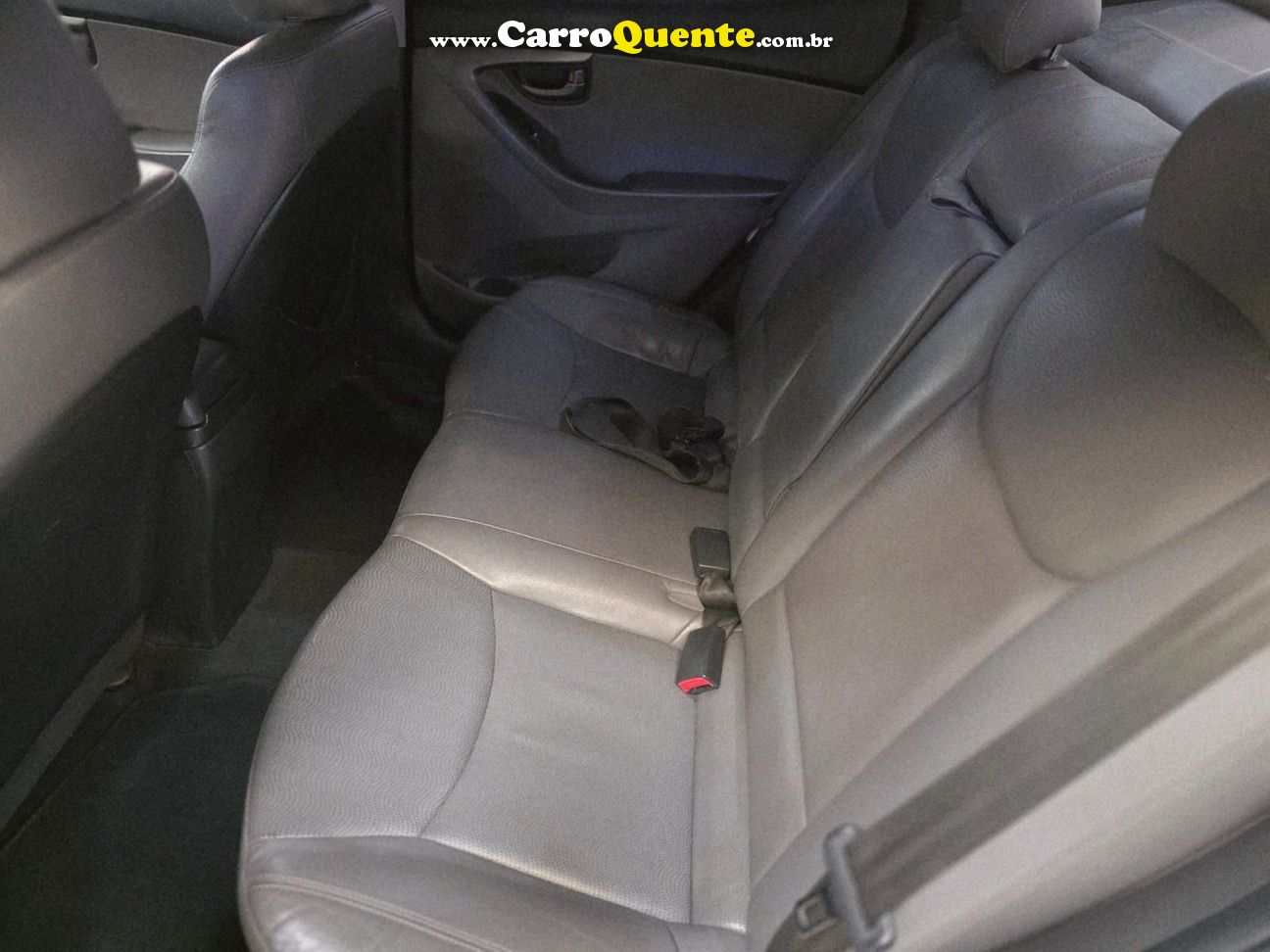 HYUNDAI ELANTRA 1.8 GLS 16V 2013 - Loja