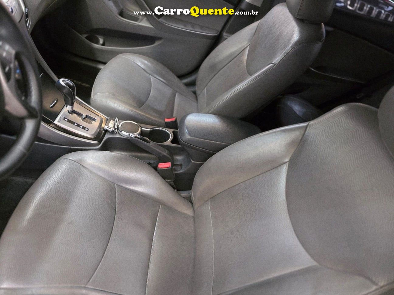 HYUNDAI ELANTRA 1.8 GLS 16V 2013 - Loja