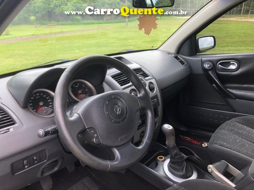 Renault MEGANE 1.6 DYNAMIQUE GRAND TOUR 16V FLEX 4P MANUAL - Loja