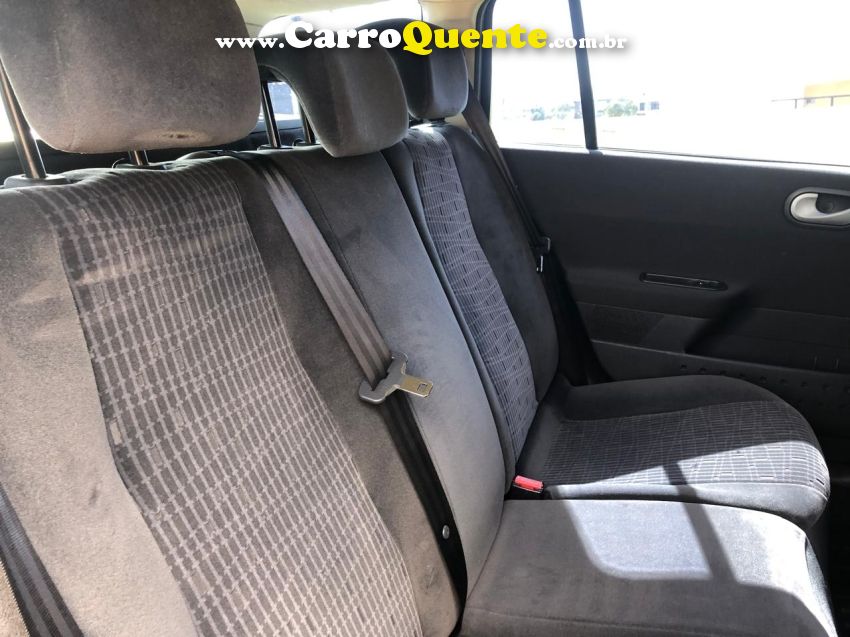 Renault MEGANE 1.6 DYNAMIQUE GRAND TOUR 16V FLEX 4P MANUAL - Loja