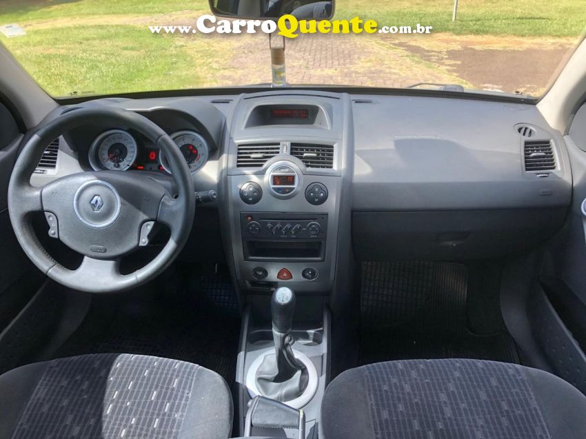 Renault MEGANE 1.6 DYNAMIQUE GRAND TOUR 16V FLEX 4P MANUAL - Loja