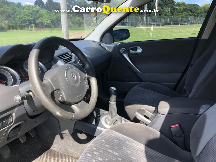 Renault MEGANE 1.6 DYNAMIQUE GRAND TOUR 16V FLEX 4P MANUAL - Loja