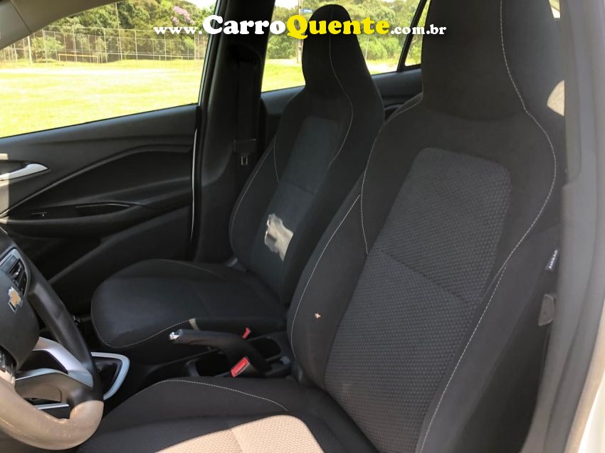 Chevrolet ONIX 1.0 FLEX PLUS LT MANUAL - Loja