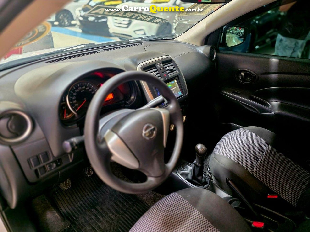 NISSAN VERSA 1.0 12V S 2016 - Loja