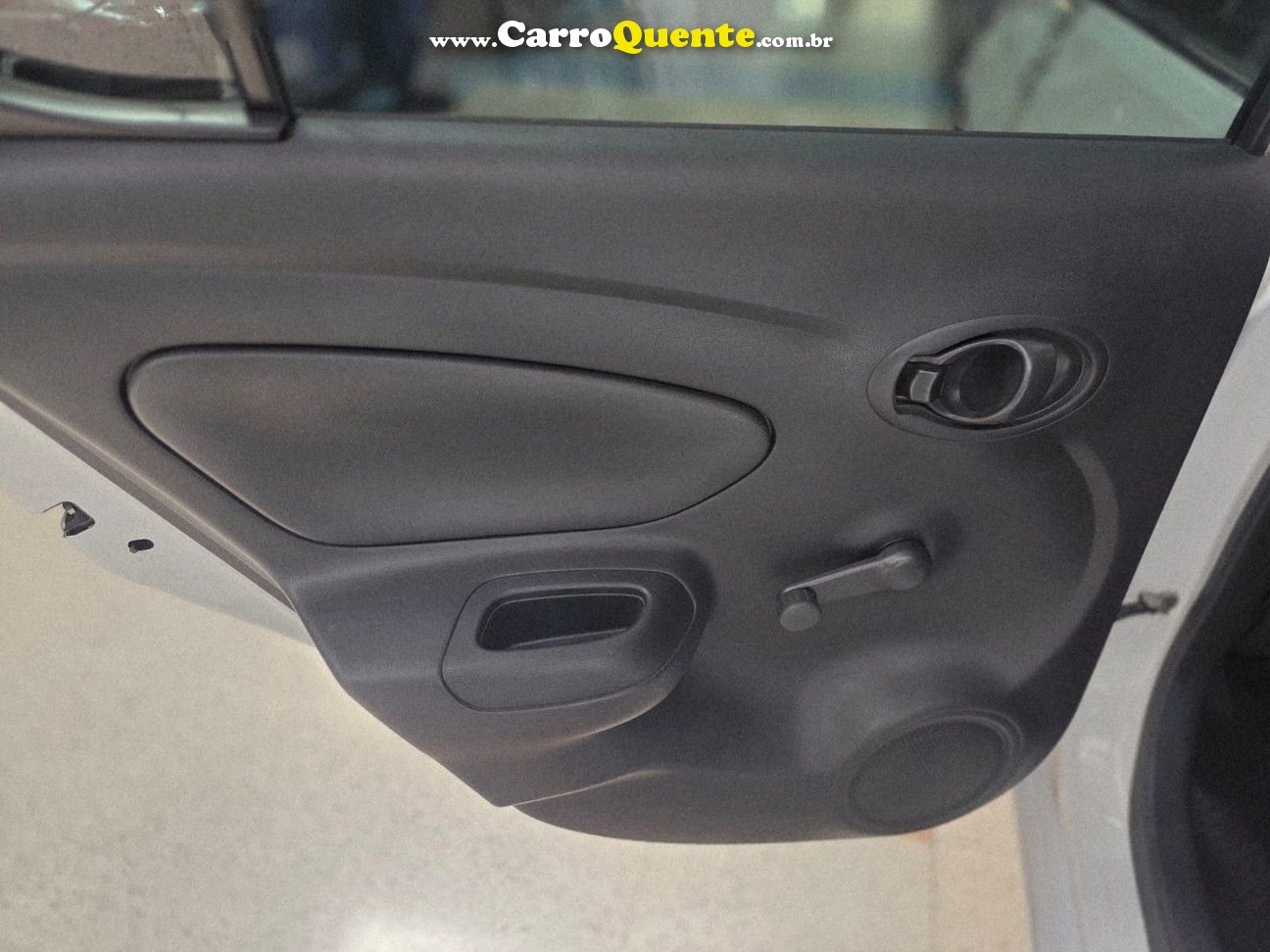 NISSAN VERSA 1.0 12V S 2016 - Loja