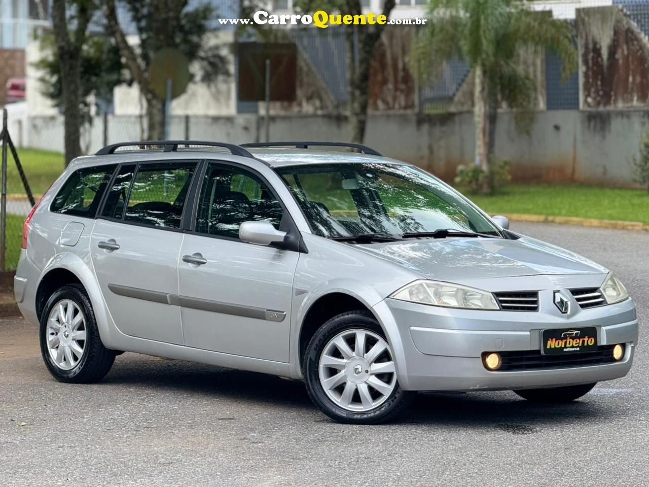 RENAULT   MEGANE GRAND TOUR DYNAM. HI-FLEX 1.6 16V   PRATA 2011 1.6 GASOLINA - Loja