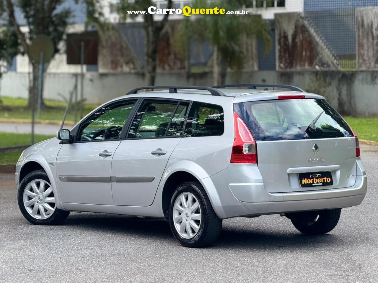 RENAULT   MEGANE GRAND TOUR DYNAM. HI-FLEX 1.6 16V   PRATA 2011 1.6 GASOLINA - Loja