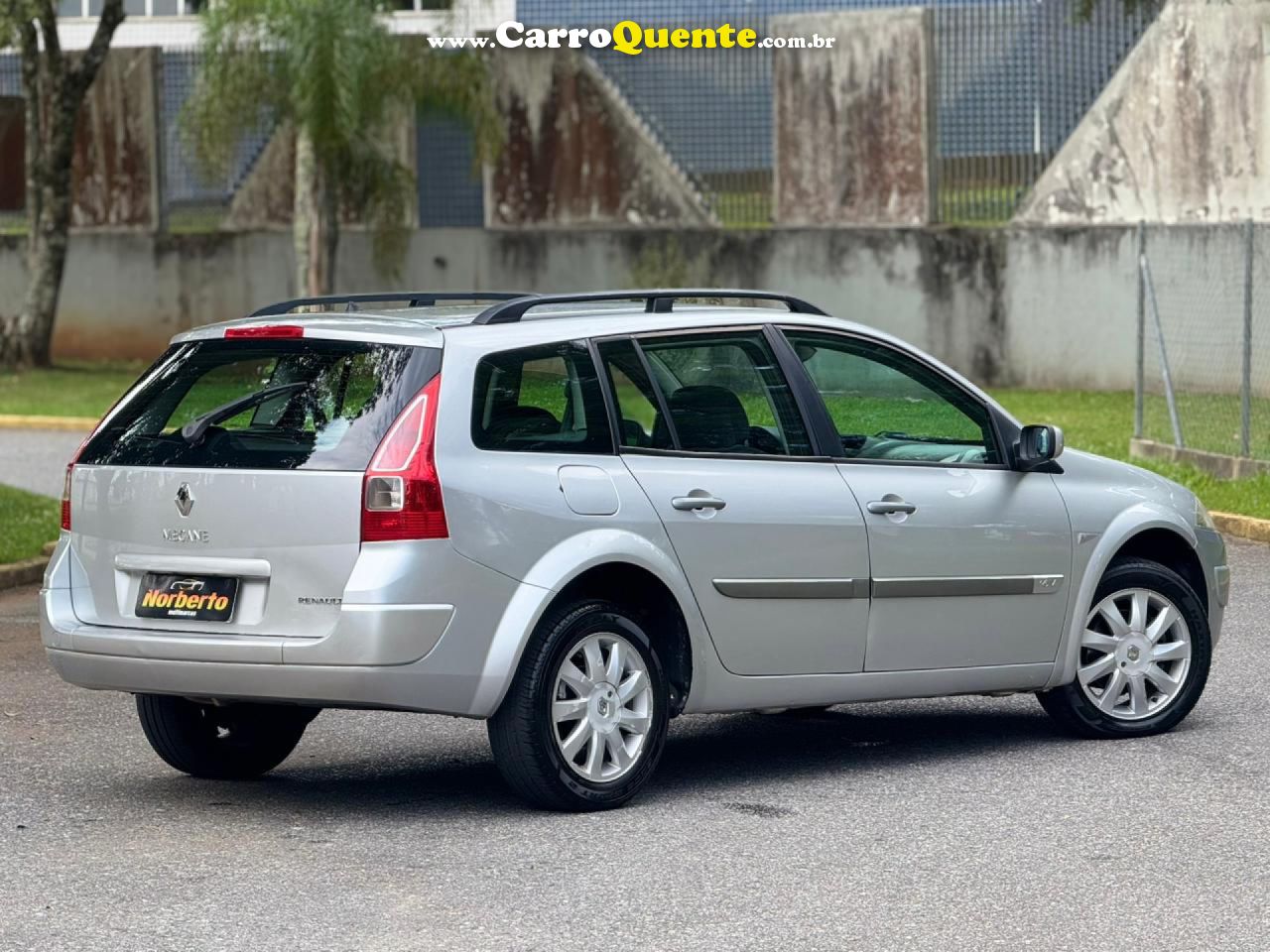 RENAULT   MEGANE GRAND TOUR DYNAM. HI-FLEX 1.6 16V   PRATA 2011 1.6 GASOLINA - Loja