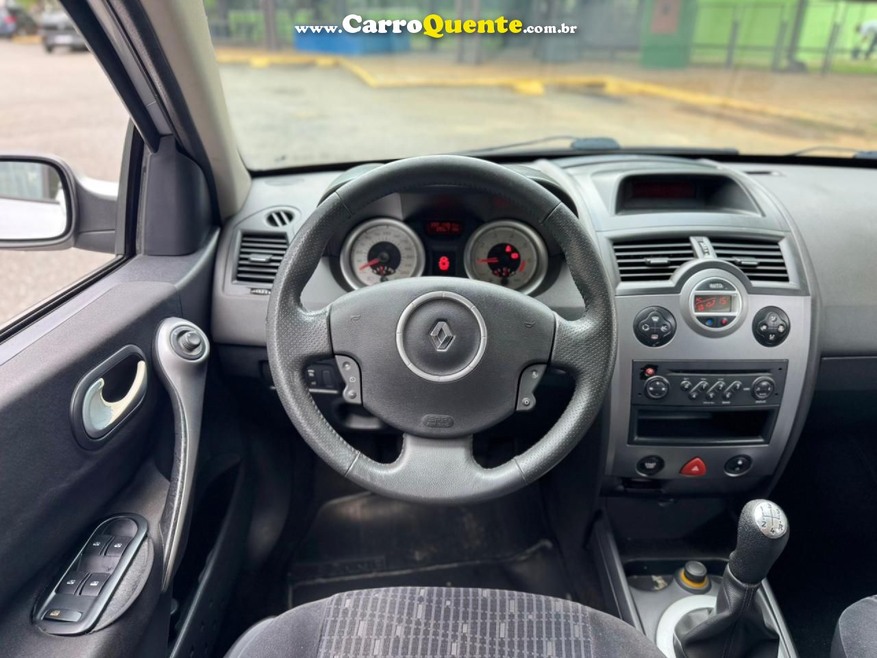 RENAULT   MEGANE GRAND TOUR DYNAM. HI-FLEX 1.6 16V   PRATA 2011 1.6 GASOLINA - Loja