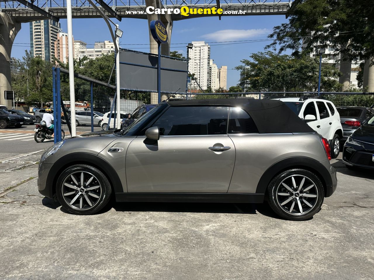 MINI   COOPER CABRIO S 2.0 16V AUT.   CINZA 2018 2.0 GASOLINA - Loja