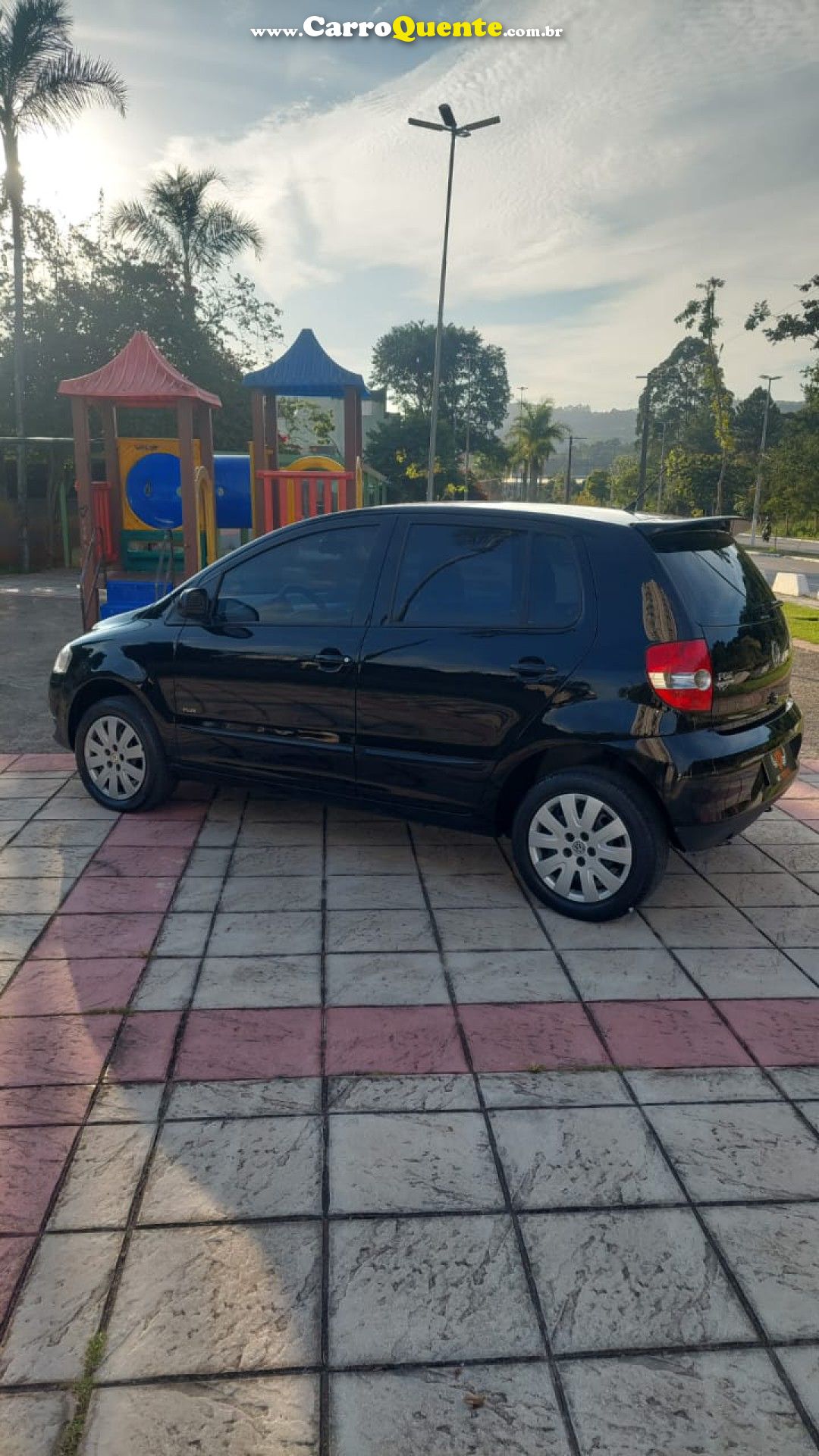 VOLKSWAGEN   FOX PLUS 1.6MI 1.6MI TOTAL FLEX 8V 4P   PRETO 2009 1.6 FLEX - Loja