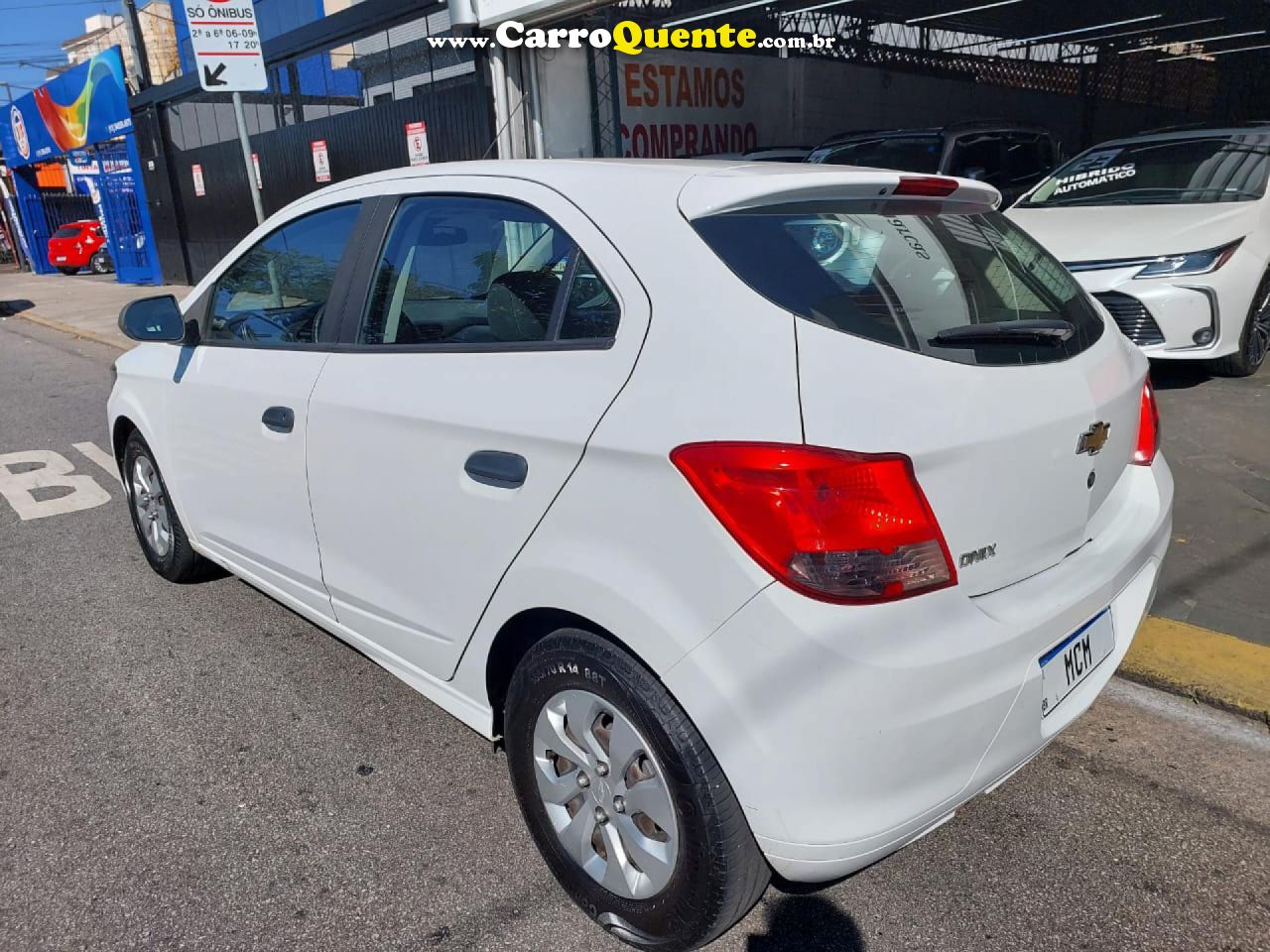 CHEVROLET   ONIX HATCH JOY 1.0 8V FLEX 5P MEC.   BRANCO 2019 1.0 FLEX - Loja