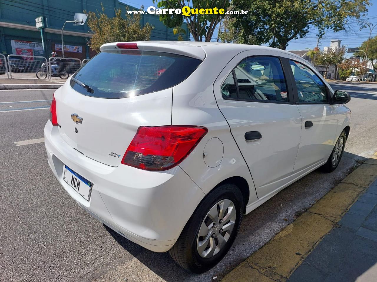 CHEVROLET   ONIX HATCH JOY 1.0 8V FLEX 5P MEC.   BRANCO 2019 1.0 FLEX - Loja