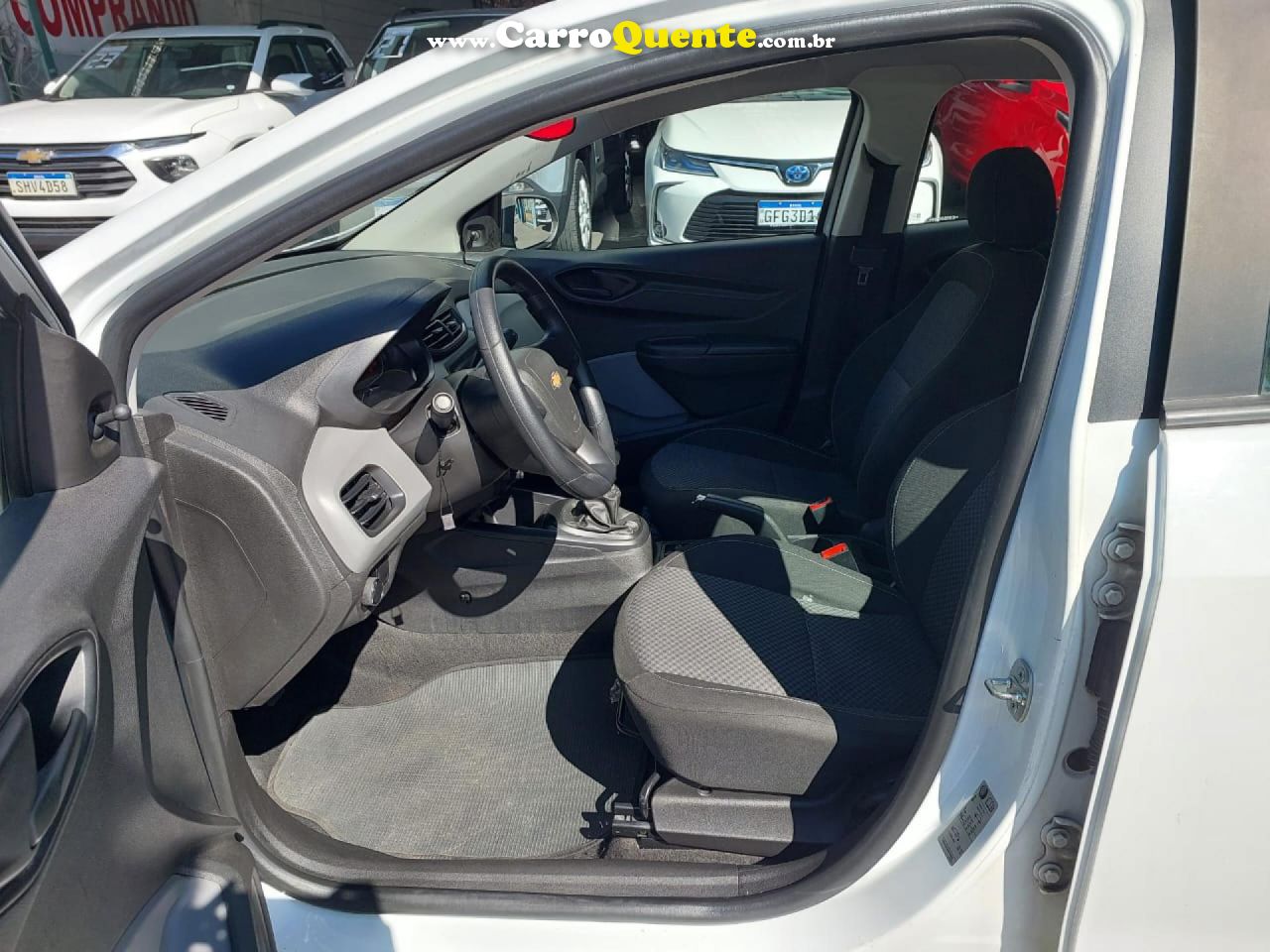 CHEVROLET   ONIX HATCH JOY 1.0 8V FLEX 5P MEC.   BRANCO 2019 1.0 FLEX - Loja