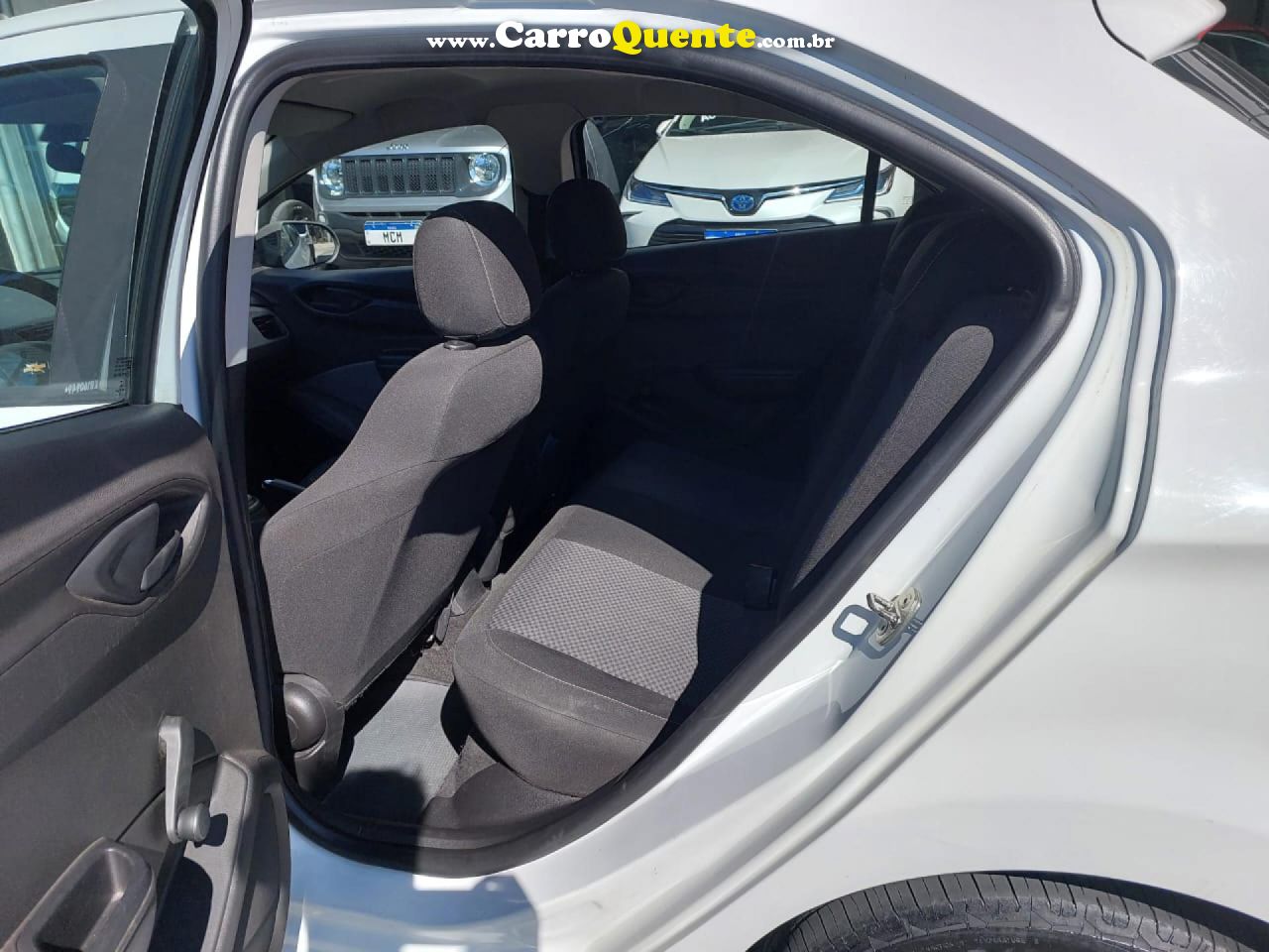 CHEVROLET   ONIX HATCH JOY 1.0 8V FLEX 5P MEC.   BRANCO 2019 1.0 FLEX - Loja
