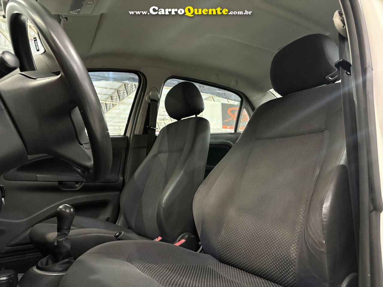 VOLKSWAGEN VOYAGE 1.6 MI TRENDLINE 8V 2016 - Loja