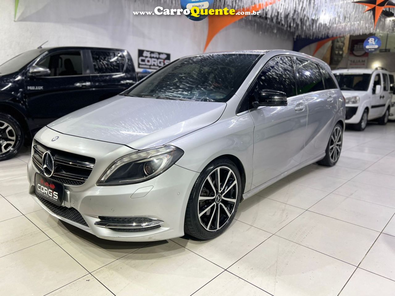 MERCEDES-BENZ   CLASSE B 200 CGI 1.6 TBFLEX AUT.   PRATA 2013 1.6 GASOLINA - Loja