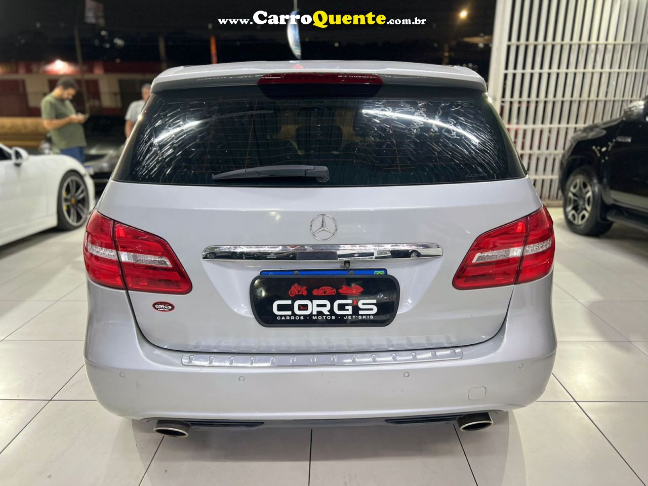 MERCEDES-BENZ   CLASSE B 200 CGI 1.6 TBFLEX AUT.   PRATA 2013 1.6 GASOLINA - Loja