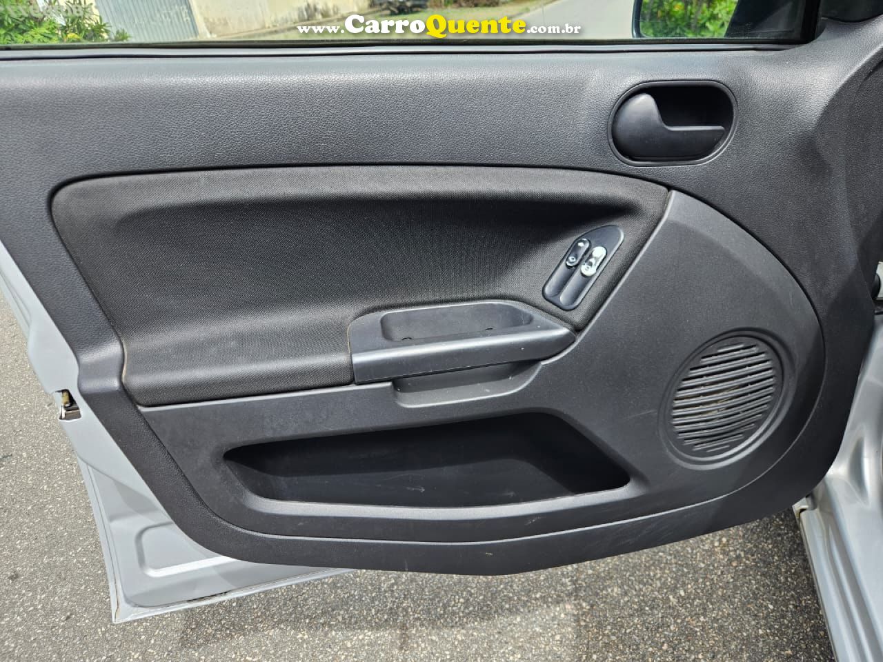 FORD   FIESTA SE 1.0 8V FLEX 5P   PRATA 2014 1.0 FLEX - Loja