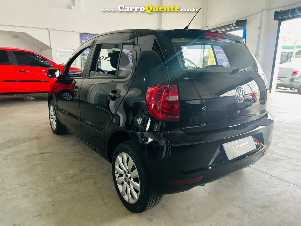 VOLKSWAGEN   FOX TRENDLINE 1.0 FLEX 8V 5P   PRETO 2014 1.0 FLEX - Loja