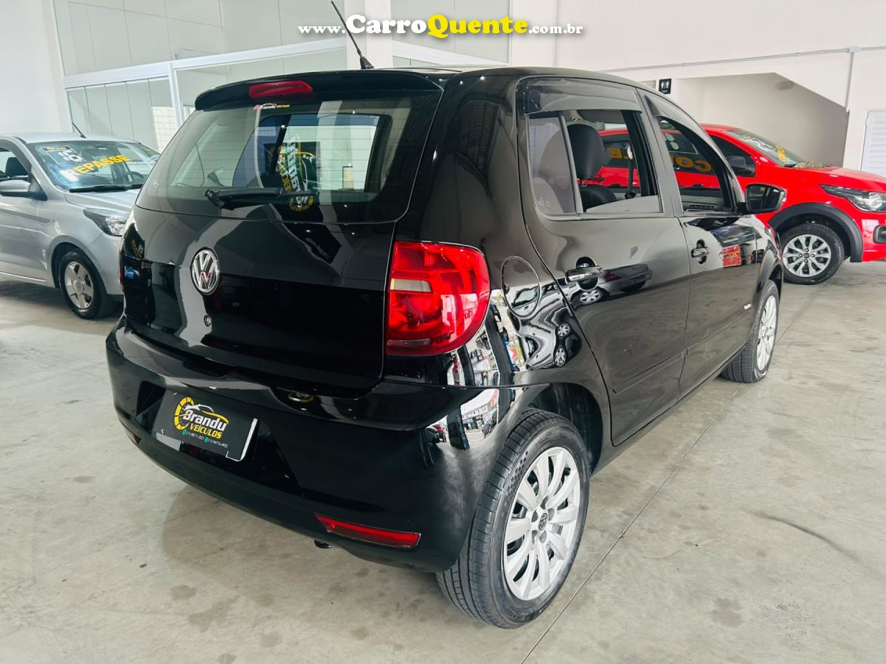 VOLKSWAGEN   FOX TRENDLINE 1.0 FLEX 8V 5P   PRETO 2014 1.0 FLEX - Loja